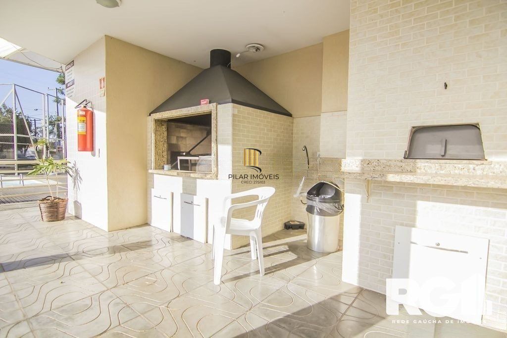 Apartamento todo Mobiliado com 2 dormitórios,  Boulevard Assis Brasil.