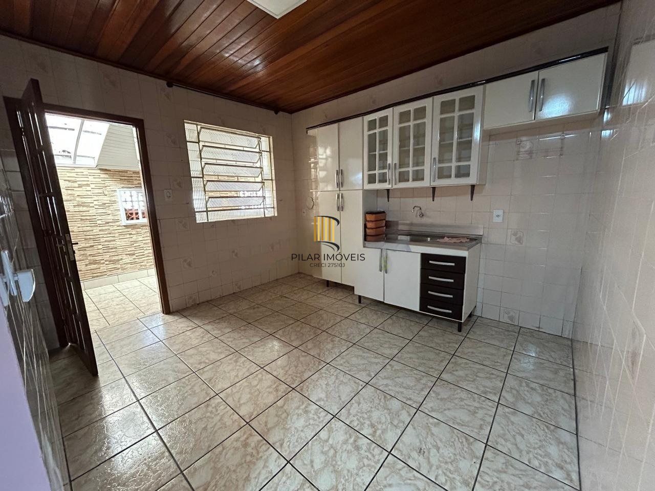 Casa 3 dormitórios com suíte e pátio no Jardim Planalto