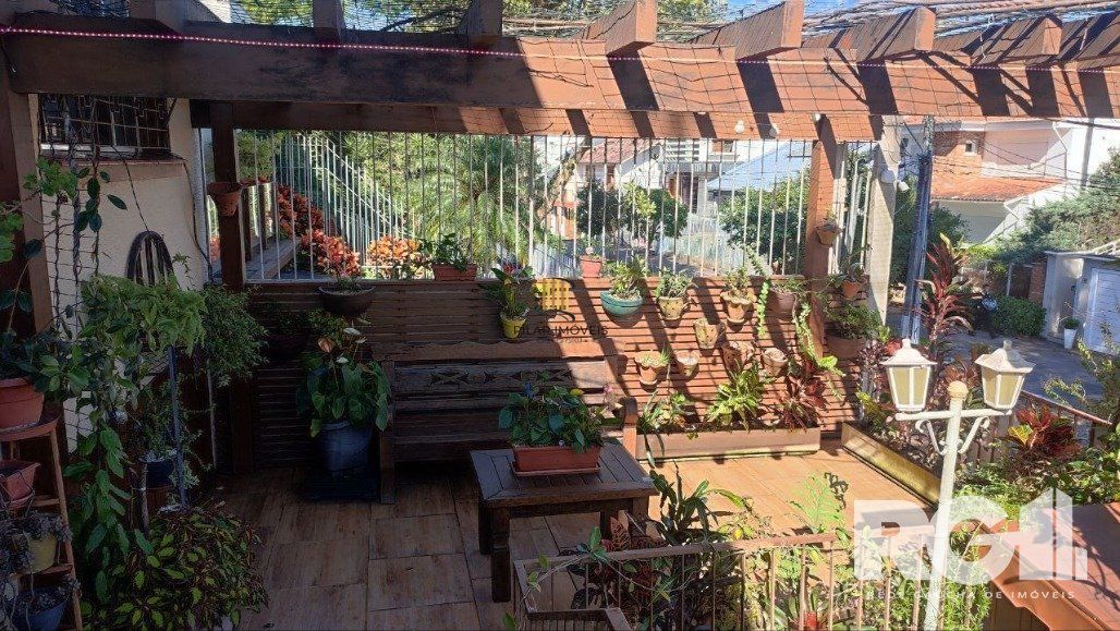 Casa 3 dormitórios no bairro Chácara das Pedras