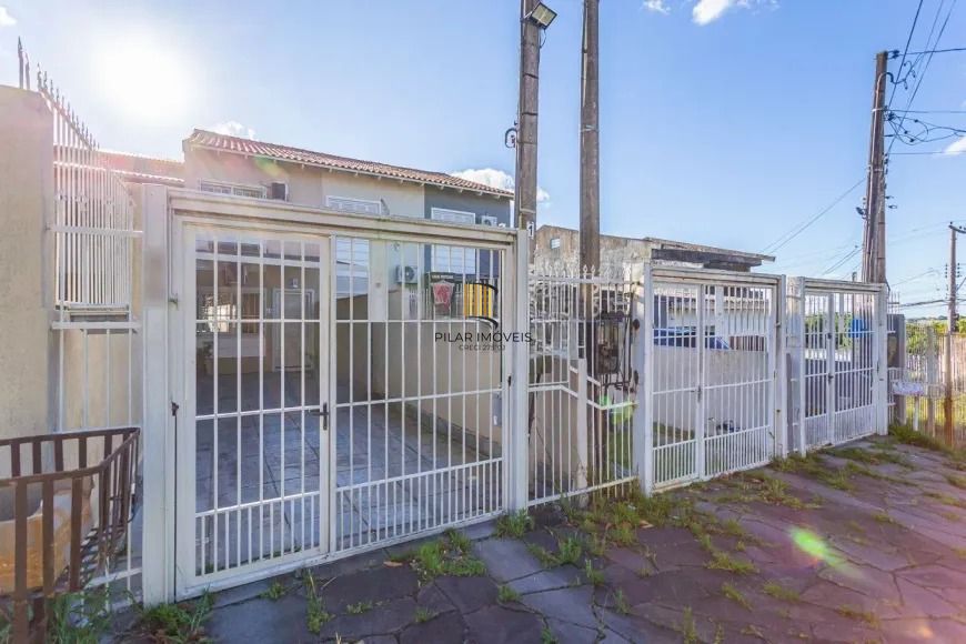 Casa sobrado, 2 dormitórios, 66m² privativos, no Jardim Leopoldina, Porto Alegre - Pilar Imóveis