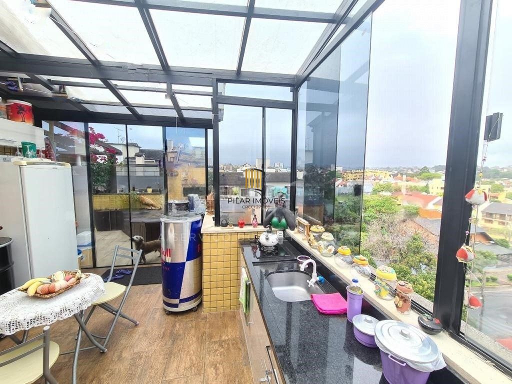 Cobertura com 3 dormitórios, terraço e 4 vagas