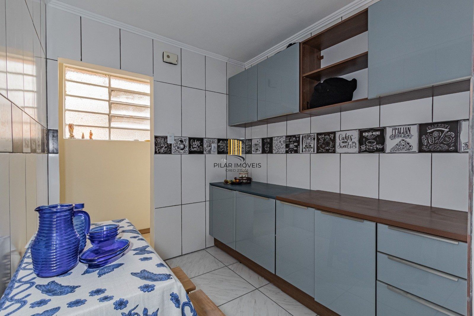 Térreo com pátio Semimobiliado, 2 Dormitórios, Próximo ao Praia de Belas