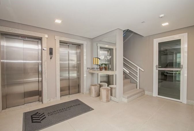 Apartamento 100% decorado com 92m², suíte, churrasqueira e 2 vagas de garagem.