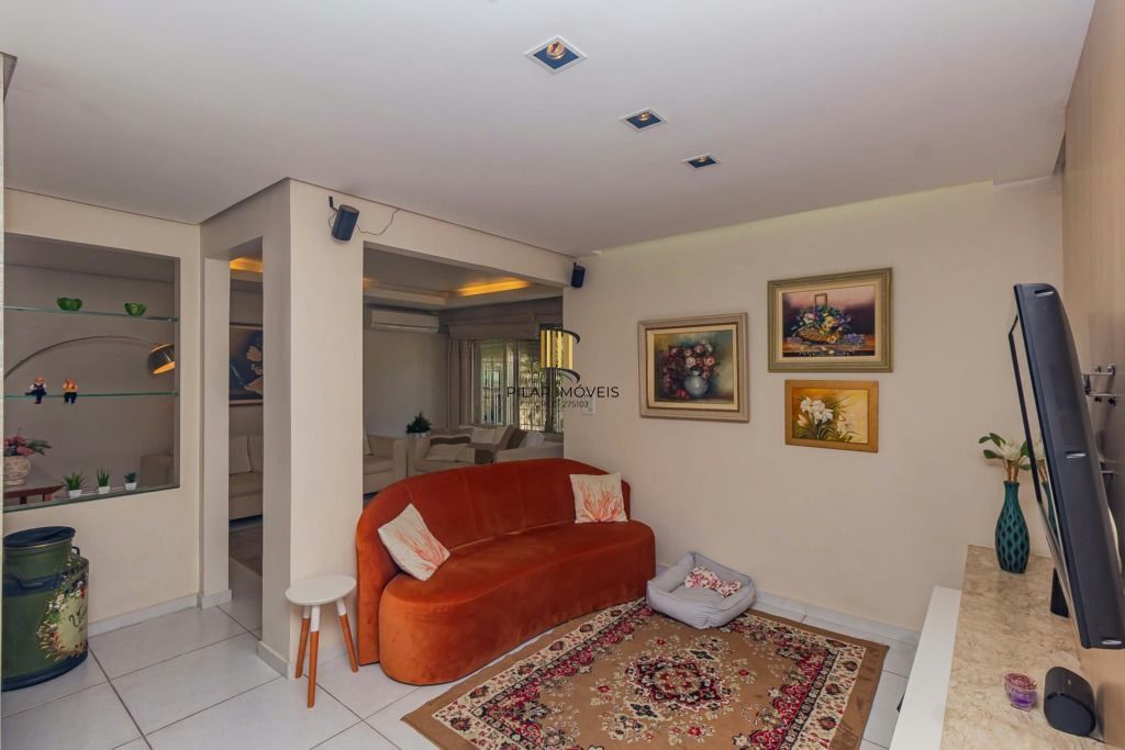 Casa 3 dormitórios, 2 suítes, piscina