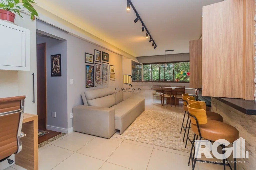 Apartamento com 94m², 3 quartos, 1 suíte, 2 vagas, no bairro Cristo Redentor em Porto Alegre.. - Pilar Imóveis