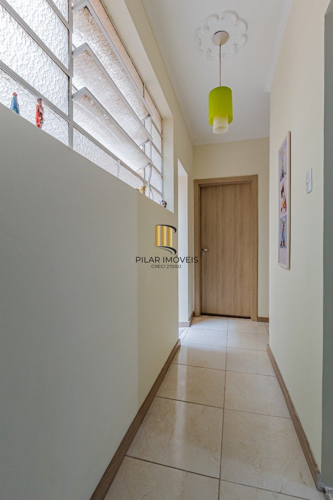 Térreo com pátio Semimobiliado, 2 Dormitórios, Próximo ao Praia de Belas