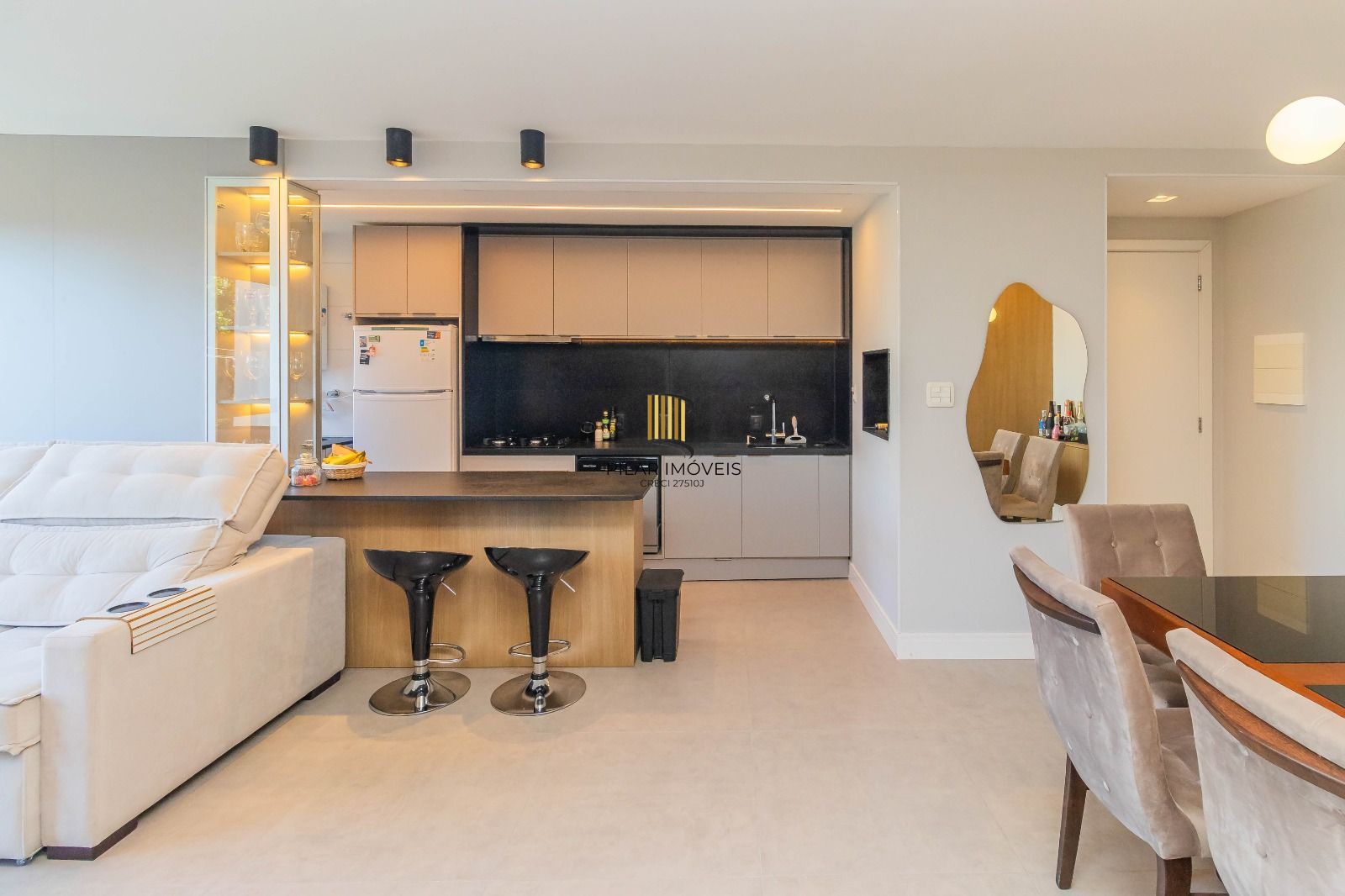 Apartamento 2 dormitórios no bairro Passo da Areia