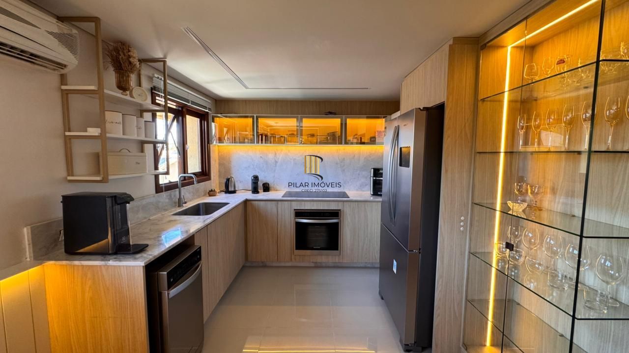 Casa Semimobiliada 3 dorm em Condomínio Fechado no Jardim Planalto