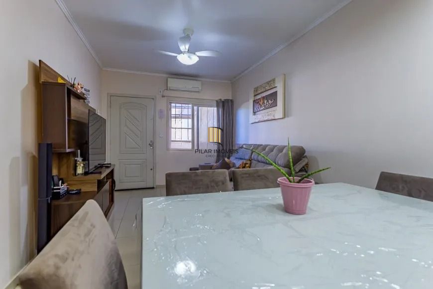 Casa sobrado, 2 dormitórios, 66m² privativos, no Jardim Leopoldina, Porto Alegre