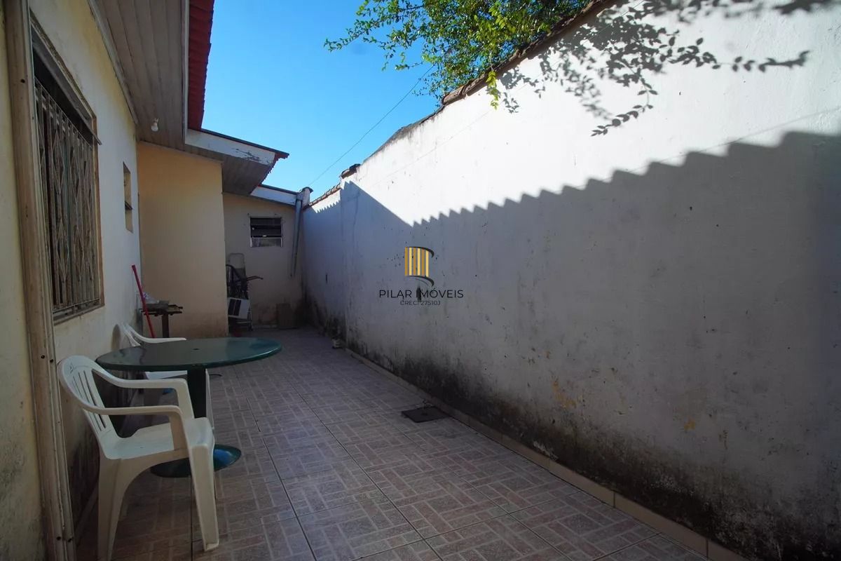 Casa Térrea com 5 dormitórios, Amplo Terreno de 300m² - Bairro Santa Rosa