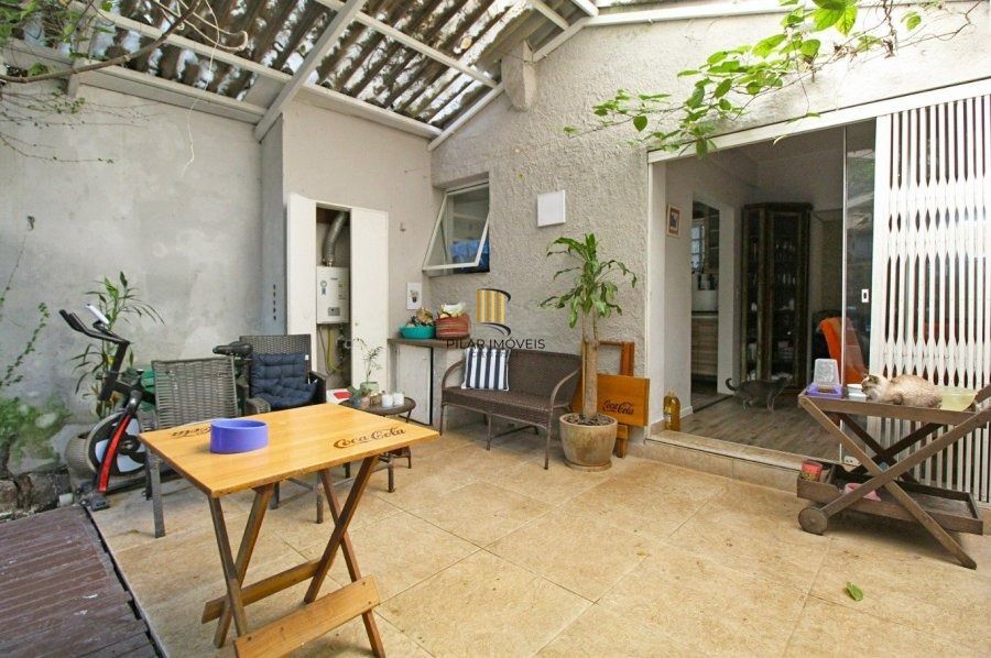 Casa 4 dormitórios no bairro São João