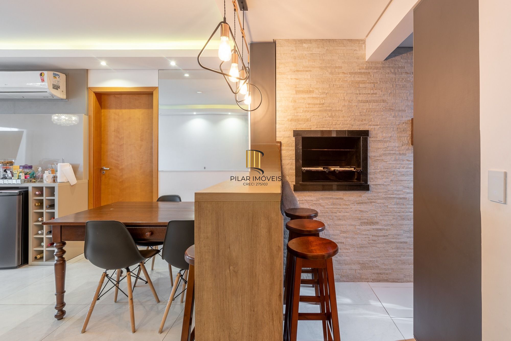 Apartamento Garden mobiliado, com 180 m² privativos, no bairro Chácara das Pedras