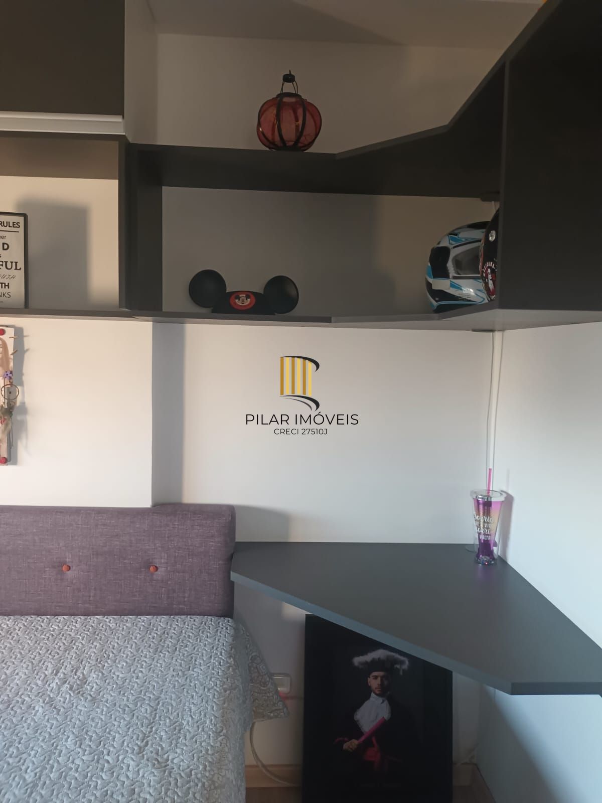 Apartamento de 3 dormitórios com living estendido, semi mobiliado, suíte e churrasqueira.