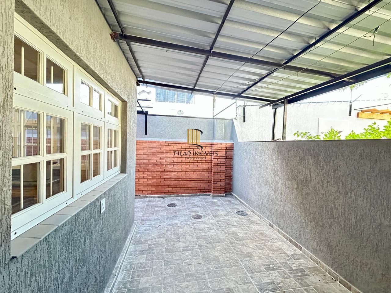 Casa 8 dormitórios, 5 banheiros e 6 vagas no Bairro São João Porto Alegre