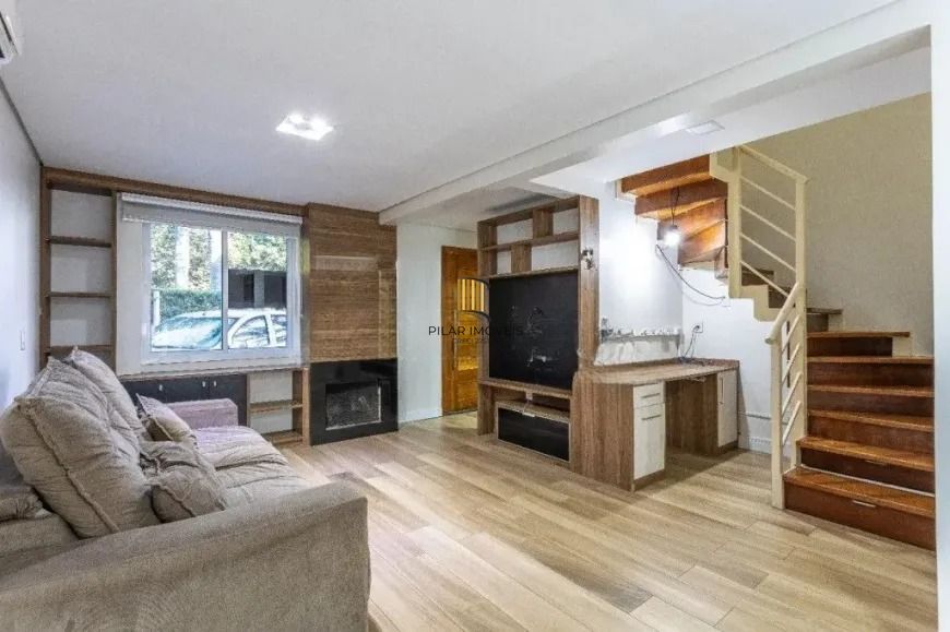 Casa em condomínio com 3 dormitórios, suíte e pátio amplo – 147m²
