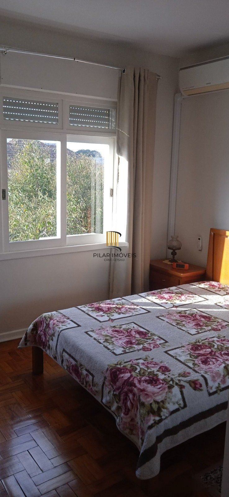 Apartamento com 3 dormitórios, living 2 ambientes, banheiro social, total de 109,57m² privativos, cozinha e área de serviço separadas.