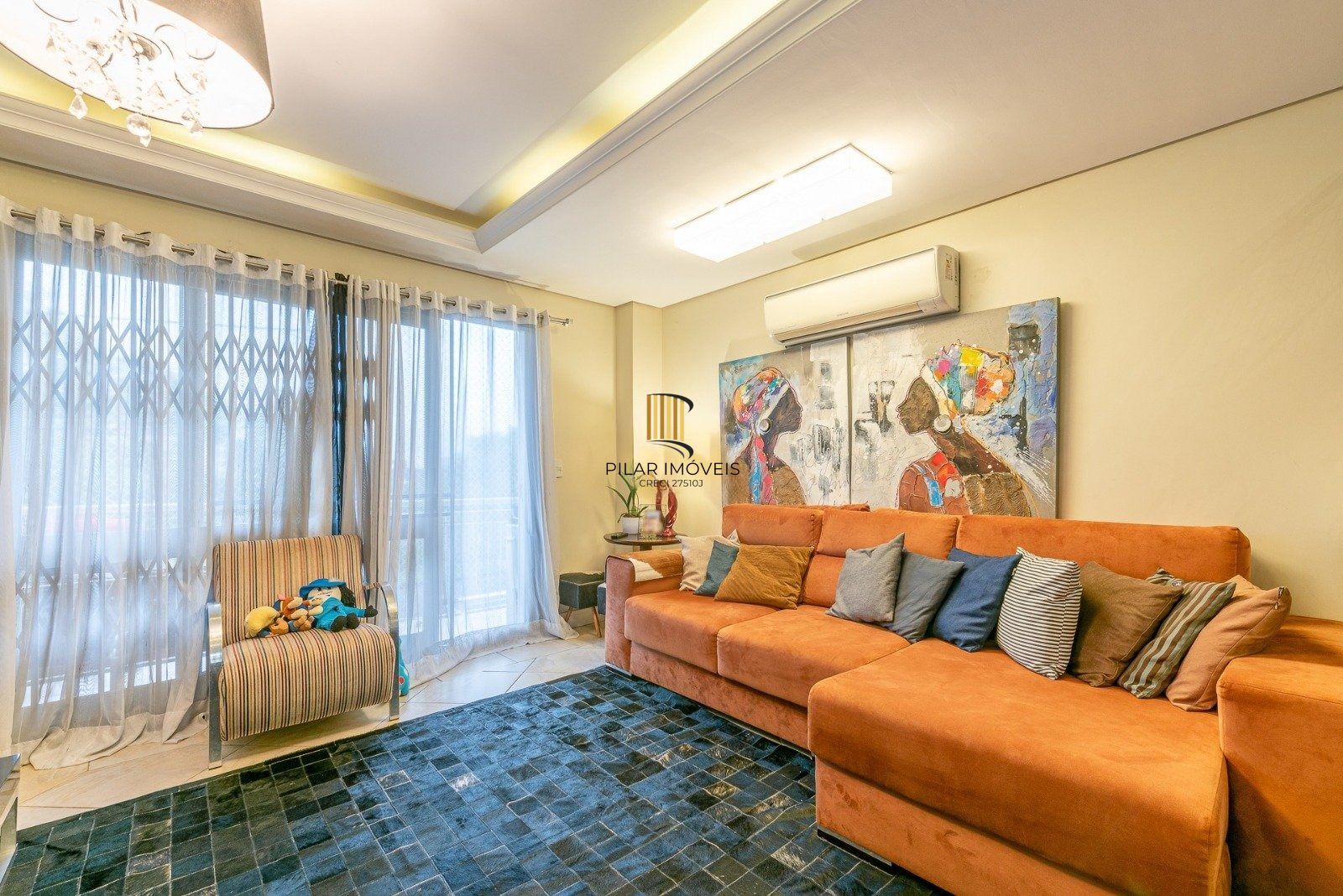 Casa com 3 dormitórios, suíte, pátio com spa, 3 vagas, Rua do Pampa - Ecoville