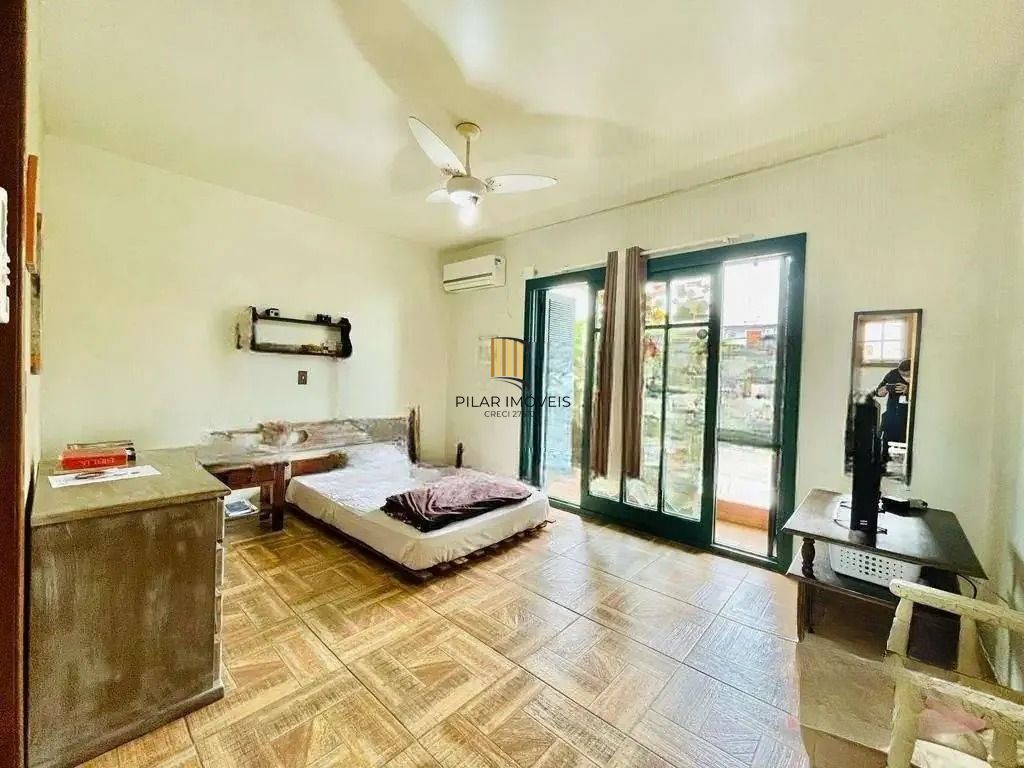Casa térrea com 307m², 3 dormitórios, 2 suítes, 3 vagas.