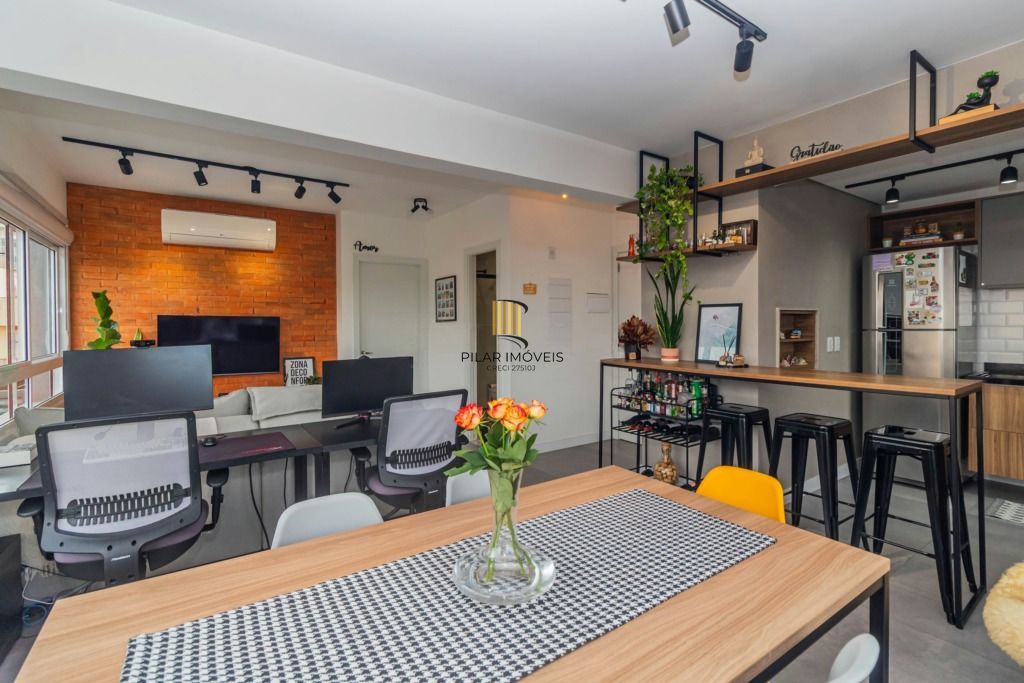 Apartamento 2 dormitórios no bairro Vila Ipiranga