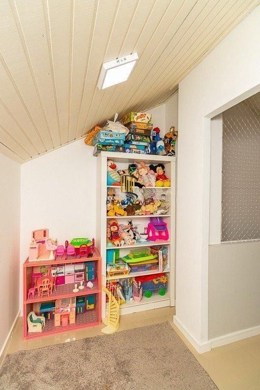 Casa em condomínio com 4 quartos, 2 suítes e 2 vagas à - Jardim Sabara