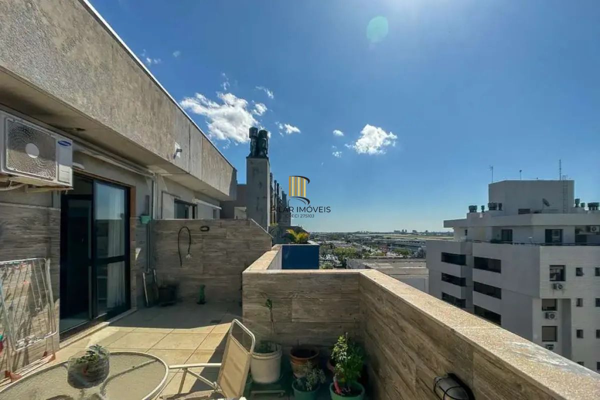 Cobertura com 3 dormitórios, suíte 2 vagas.