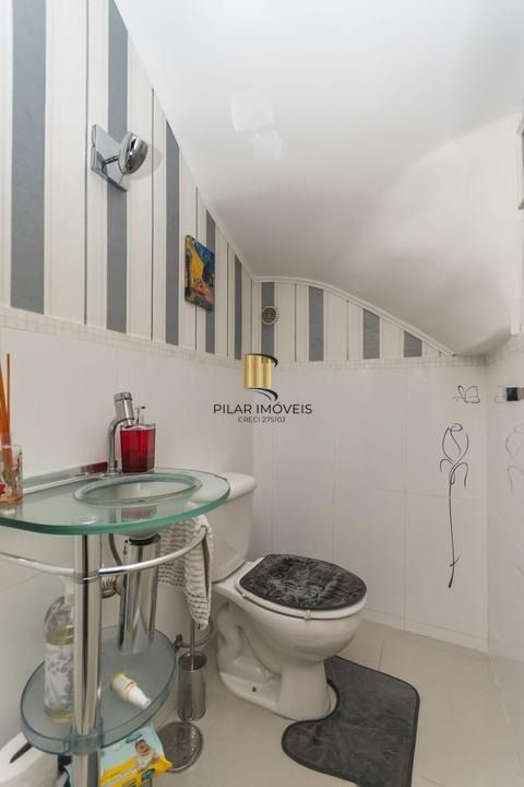 Casa com 3 dormitórios, 01 suíte, 03 vagas