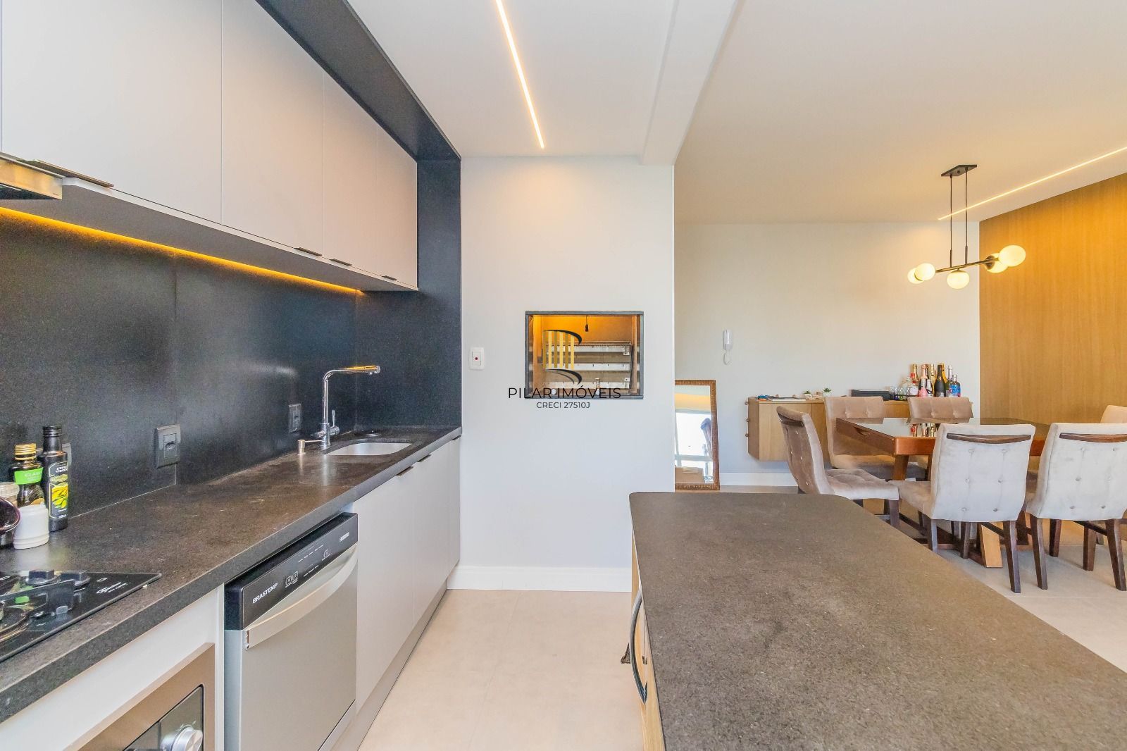 Apartamento 2 dormitórios no bairro Passo da Areia