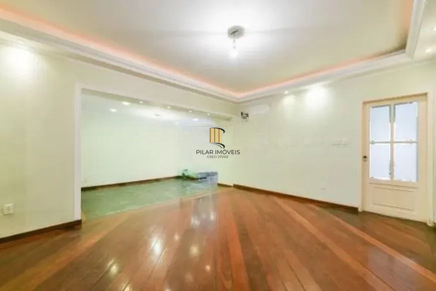 Casa térrea com piscina, jardim e 3 dormitórios Jardim Botanico