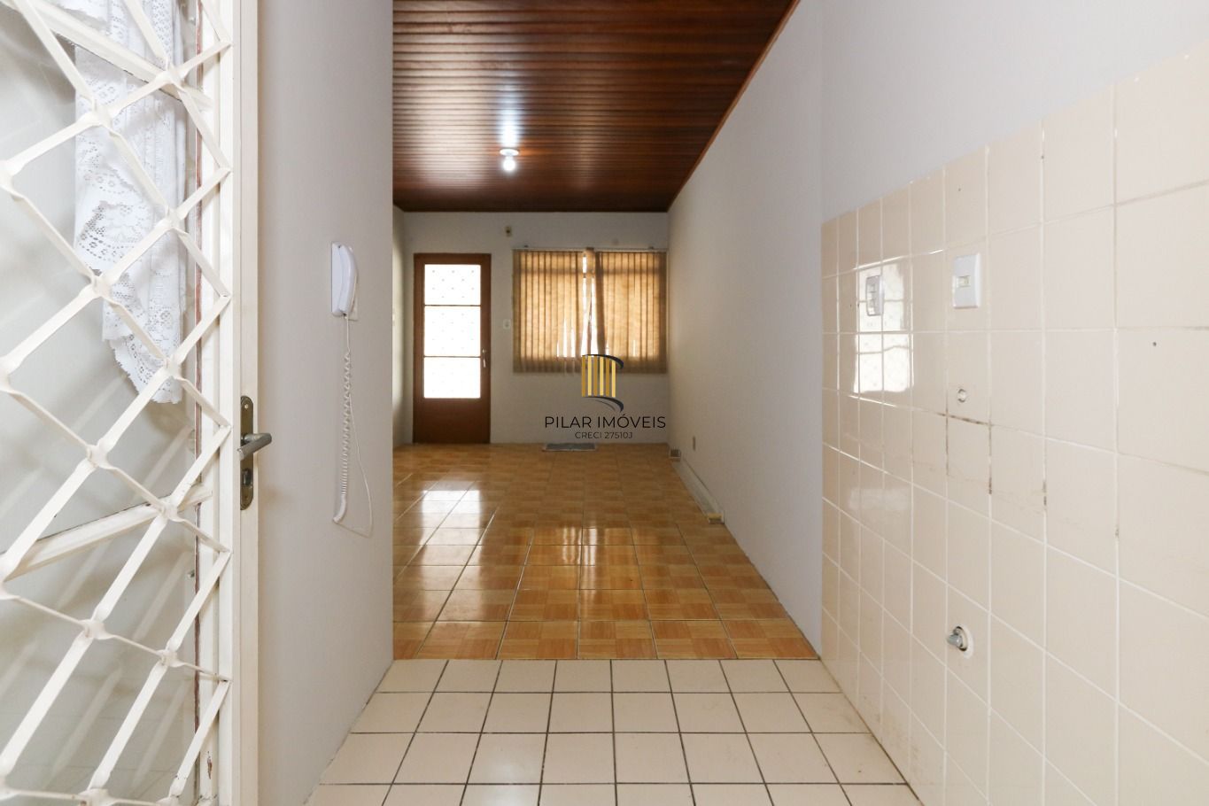 Casa aconchegante em condomínio com 2 dormitórios, no condomínio no Bairro Igara Canoas