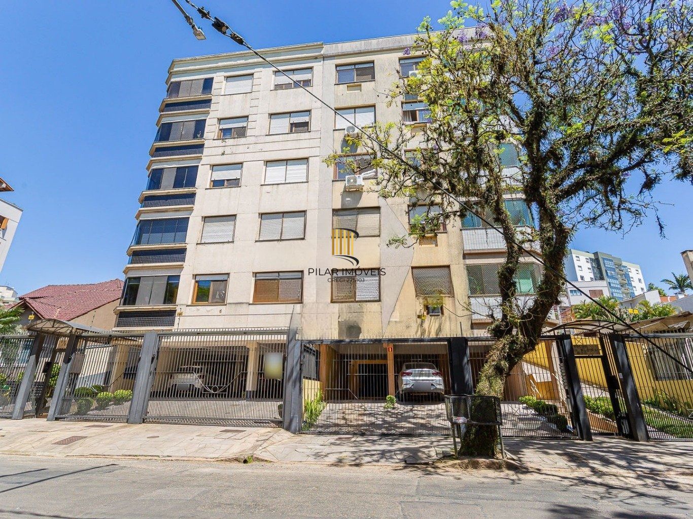 Apartamento Mobiliado, 3 dormitórios e 2 vagas no Bairro Vila Ipiranga