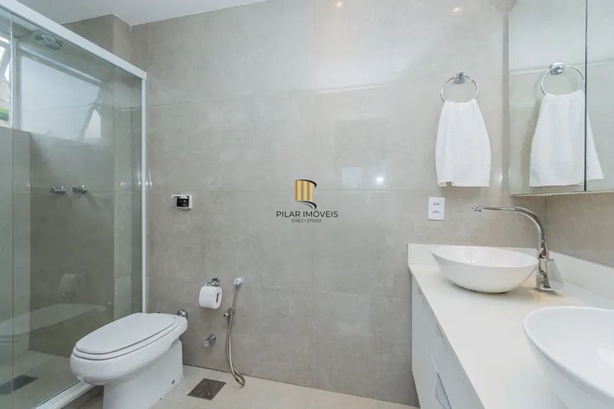 Cobertura com 3 quartos, 235² privativos,  e elevador, na Rua Coronel Bordini,  Moinhos de Vento