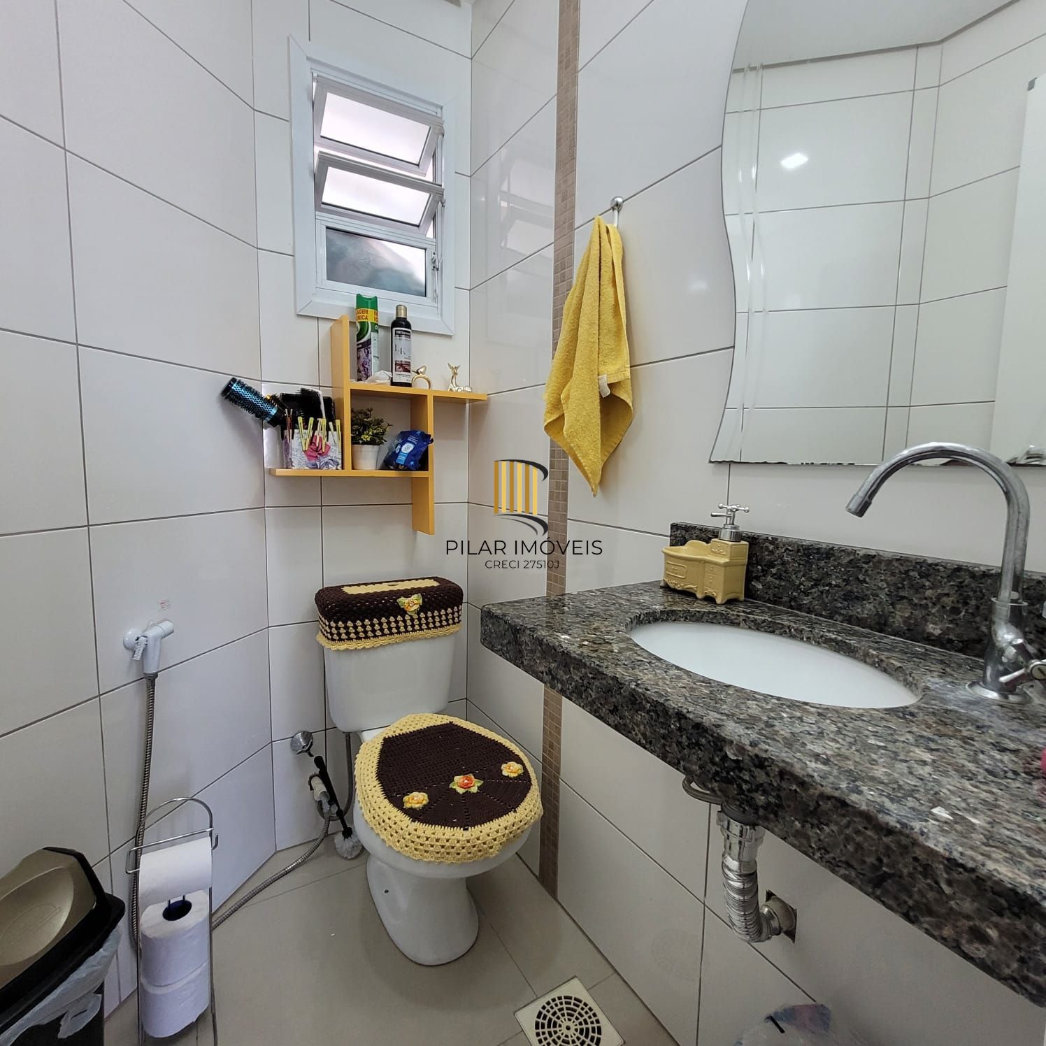Apartamento com terraço, sacada, churrasqueira, 1 dor no Centro de Tramandaí