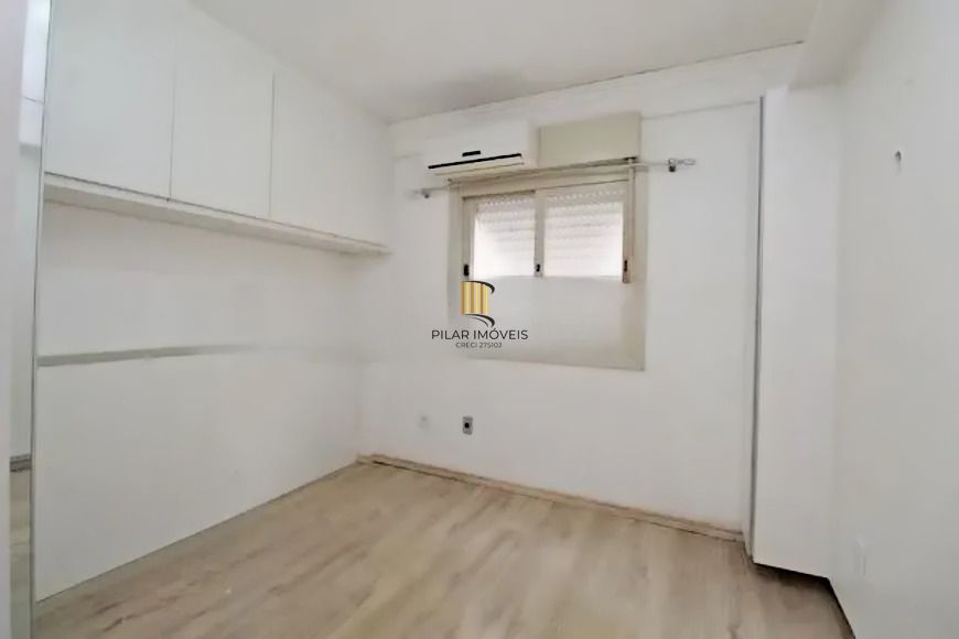 Apartamento com 2 dormitórios, suíte, churrasqueira e vaga de garagem.