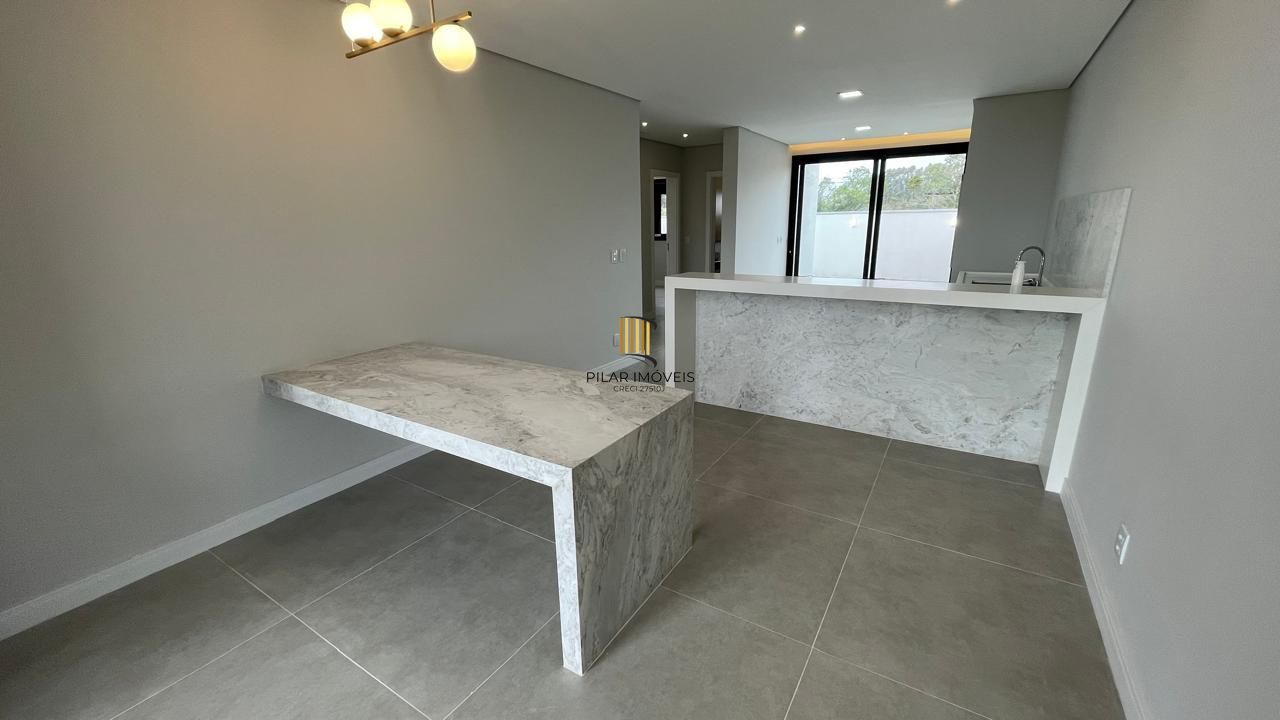 Casa em condomínio com 3 dormitórios 2 suíte 2 vagas.