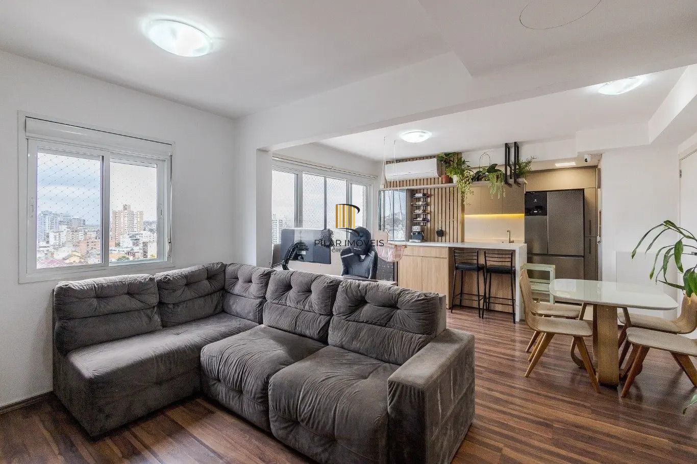 Apartamento mobiliado com 3 dormitórios panorâmica na Azenha em Porto Alegre - Pilar Imóveis