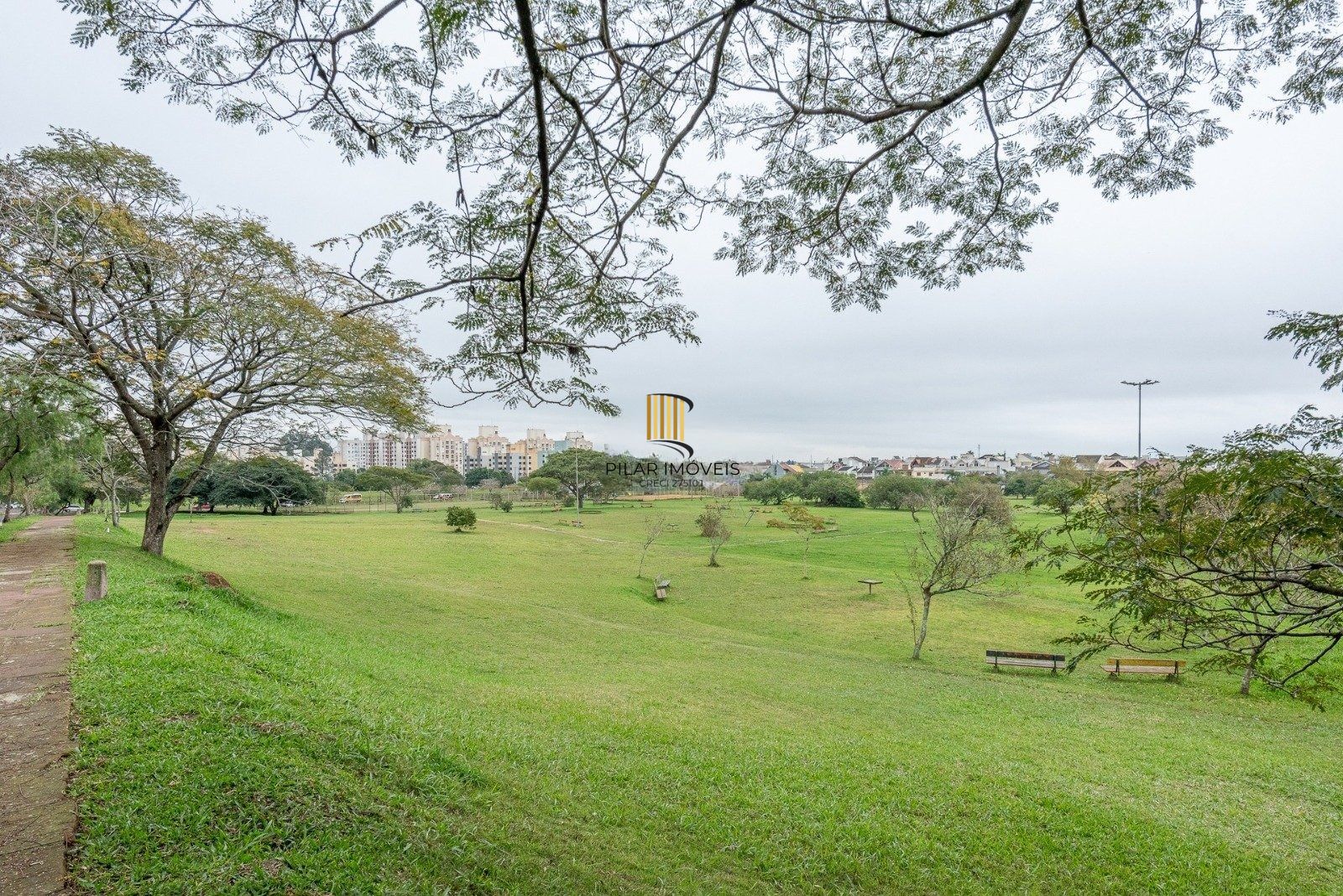 Casa com 3 dormitórios, suíte, pátio com spa, 3 vagas, Rua do Pampa - Ecoville