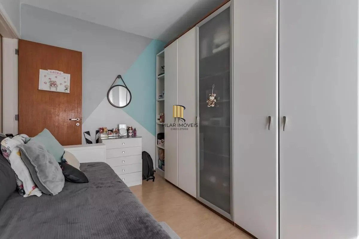 Casa em condomínio com 3 dormitórios, suíte e 2 vagas