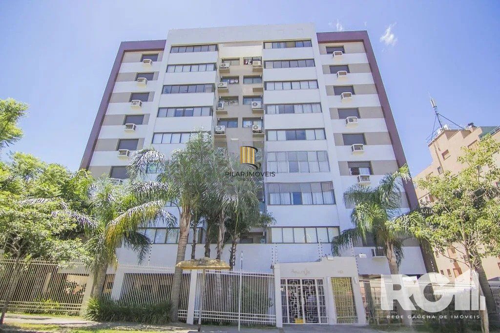 Apartamento com 94m², 3 quartos, 1 suíte, 2 vagas, no bairro Cristo Redentor em Porto Alegre..