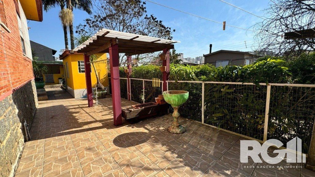 Casa 3 dormitórios no bairro Vila Ipiranga