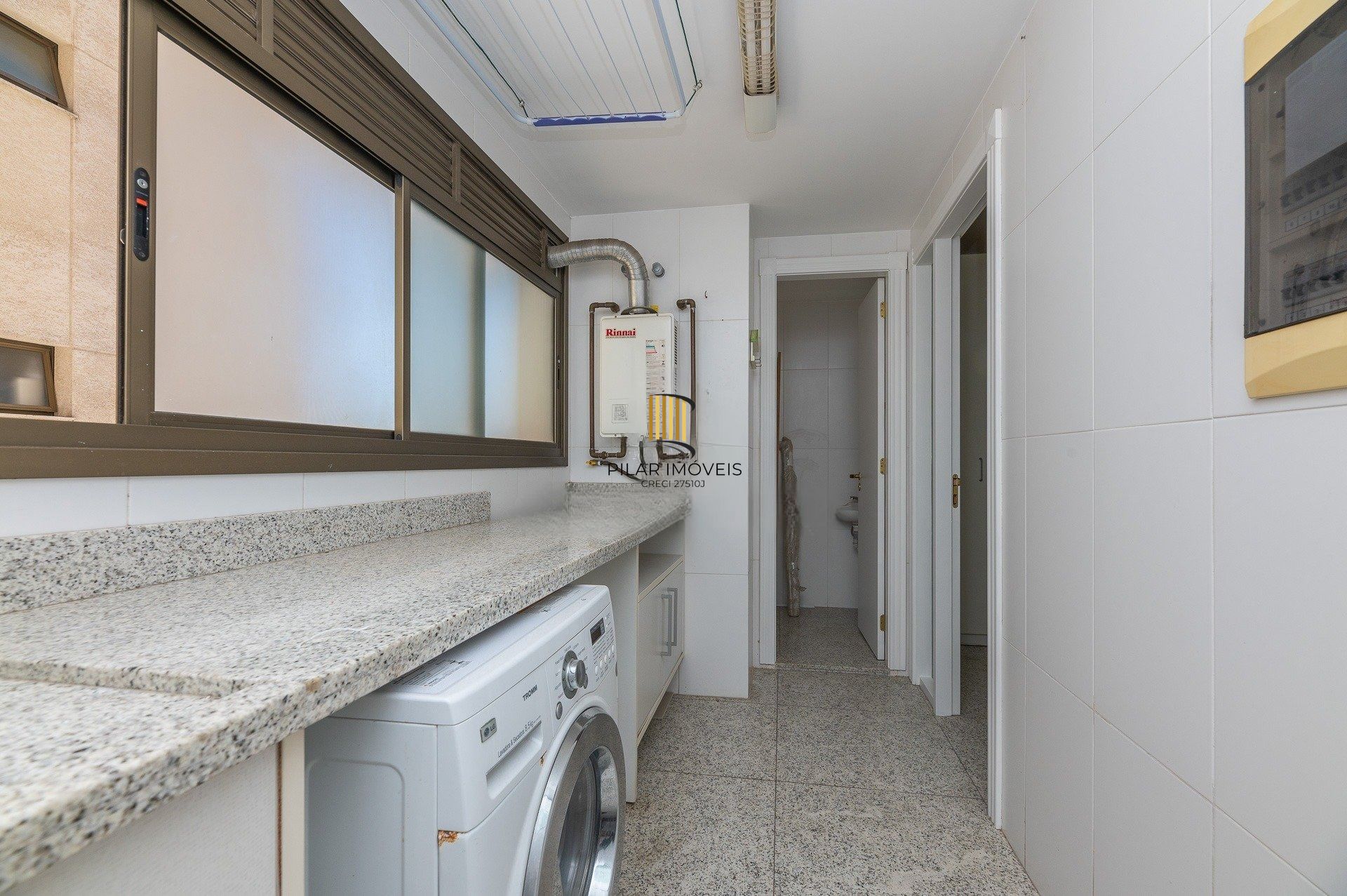 Com 169m² privativos, 03 suítes, 2 vagas na Rua Marques o Pombal- Moinhos de Vento