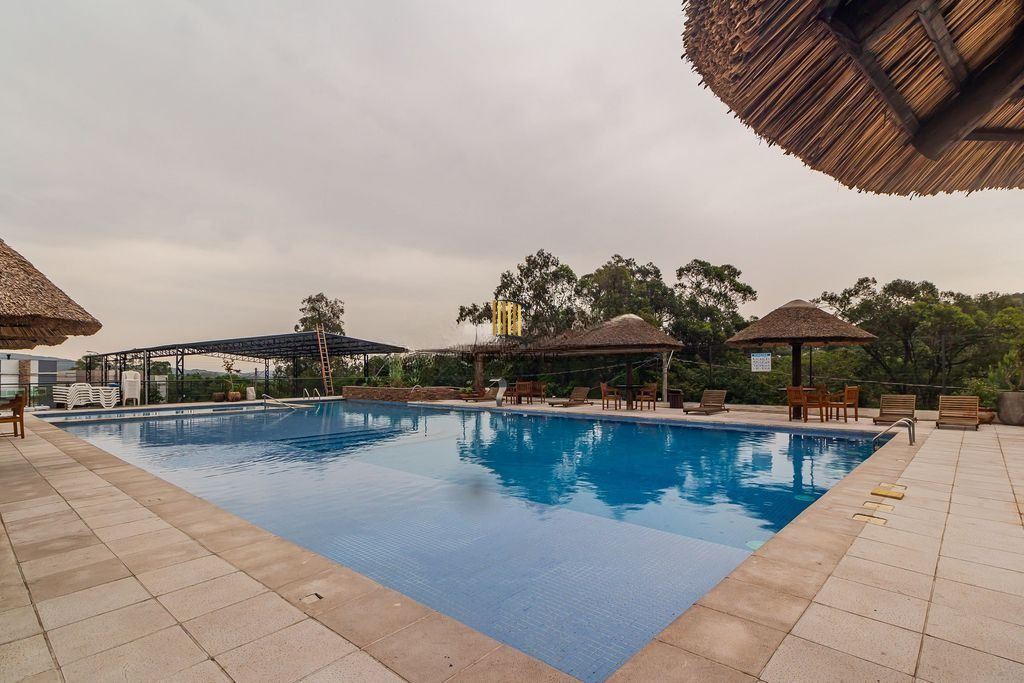 Casa com 3 dormitórios, piscina e energia solar no Chácara das Nascentes