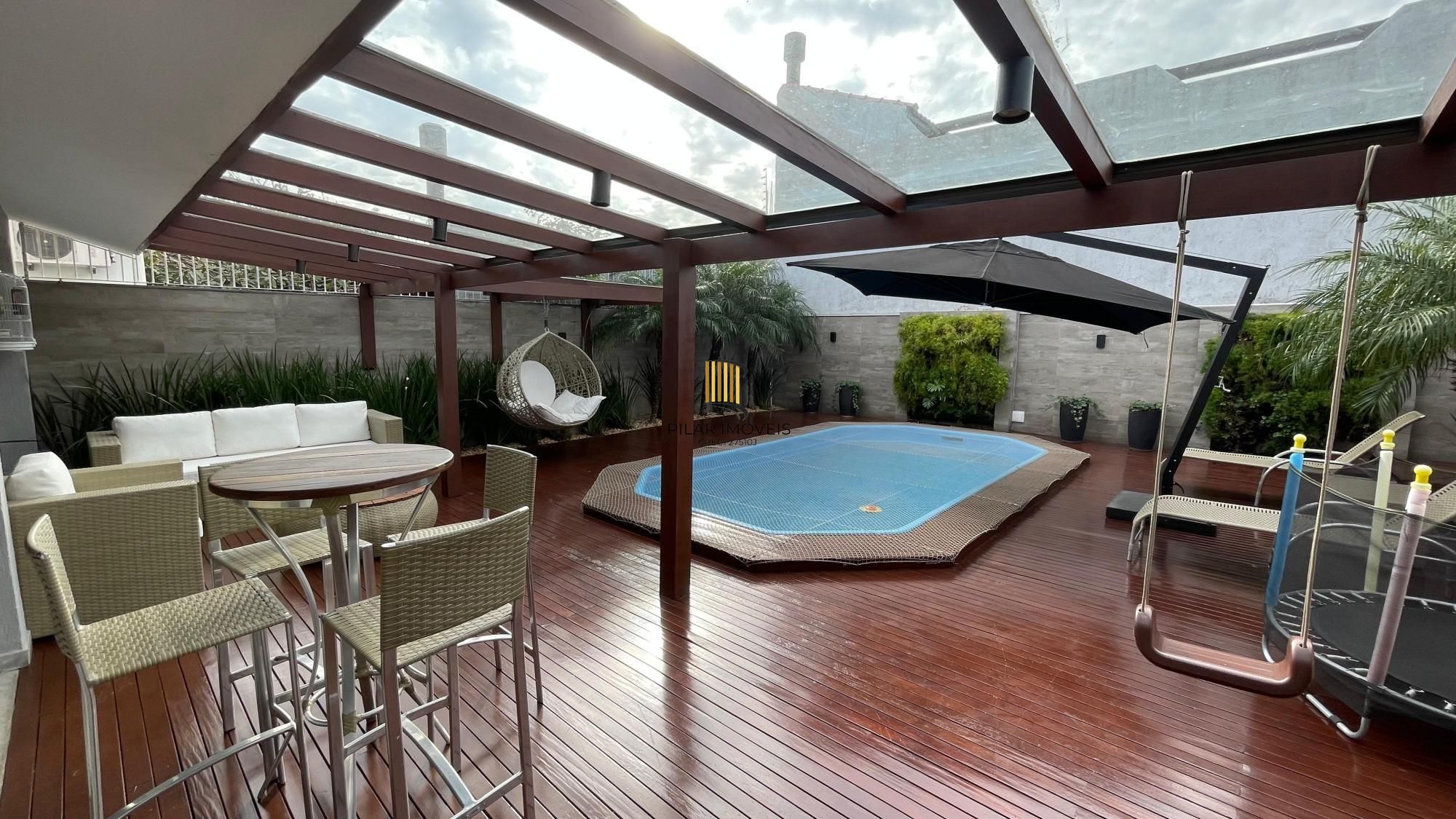 Casa com Piscina Aquecida e Energia Solar