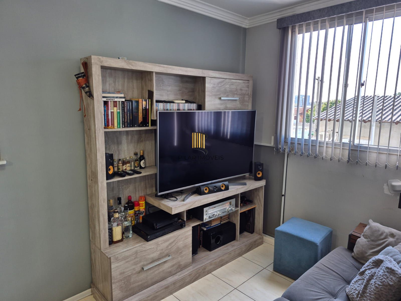 Apartamento mobiliado com 2 dormitórios e vaga de garagem
