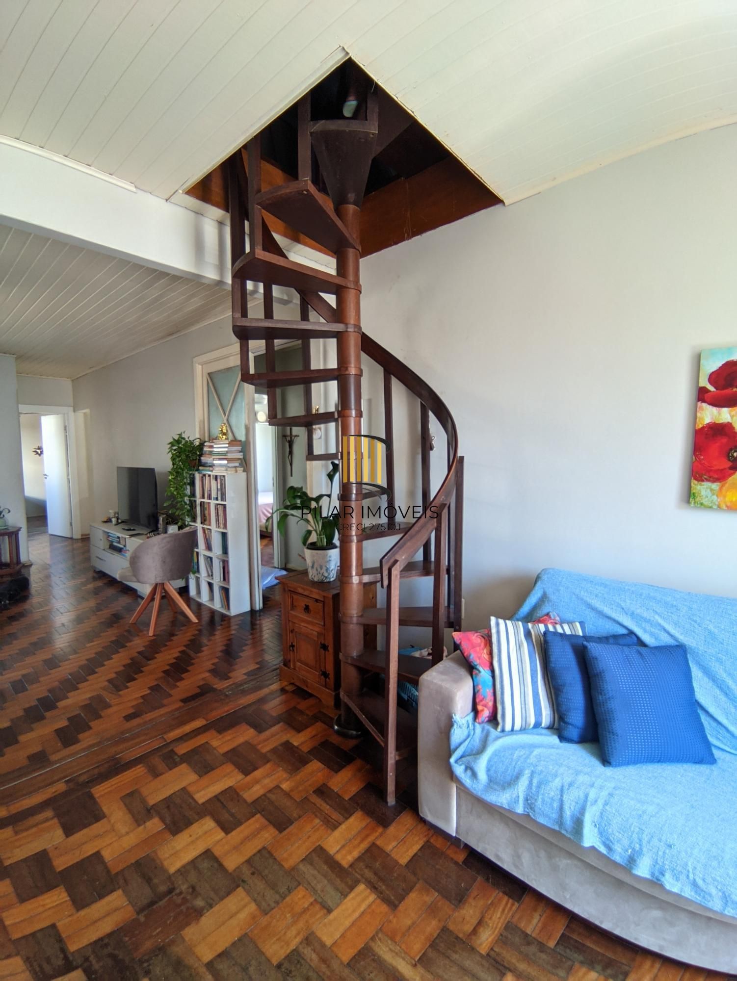 Casa com 3 Dormitórios, sacada e churrasqueira, no Bairro São João