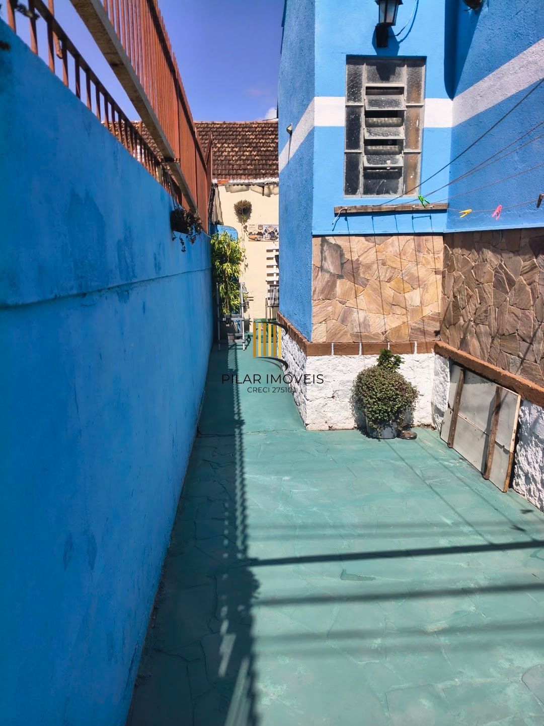 Casa de alvenaria com 3 dormitorios, e churrasquiera.  Jardim Carvalho