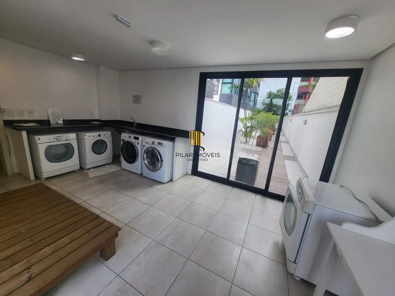 Apartamento com 1 quarto e 53m² à venda em Menino Deus, Porto Alegre.