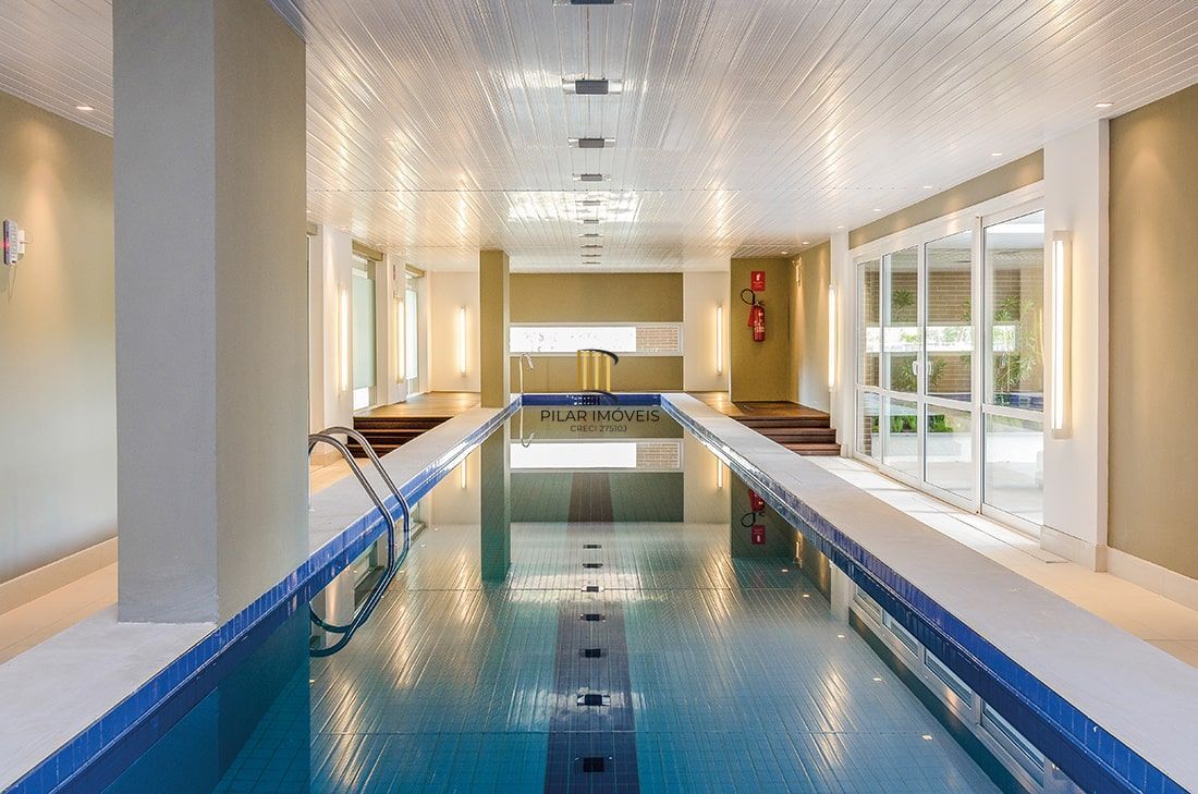 Apartamento Mobiliado com 128m² 3 dor 2 vagas  - Moinhos de Vento