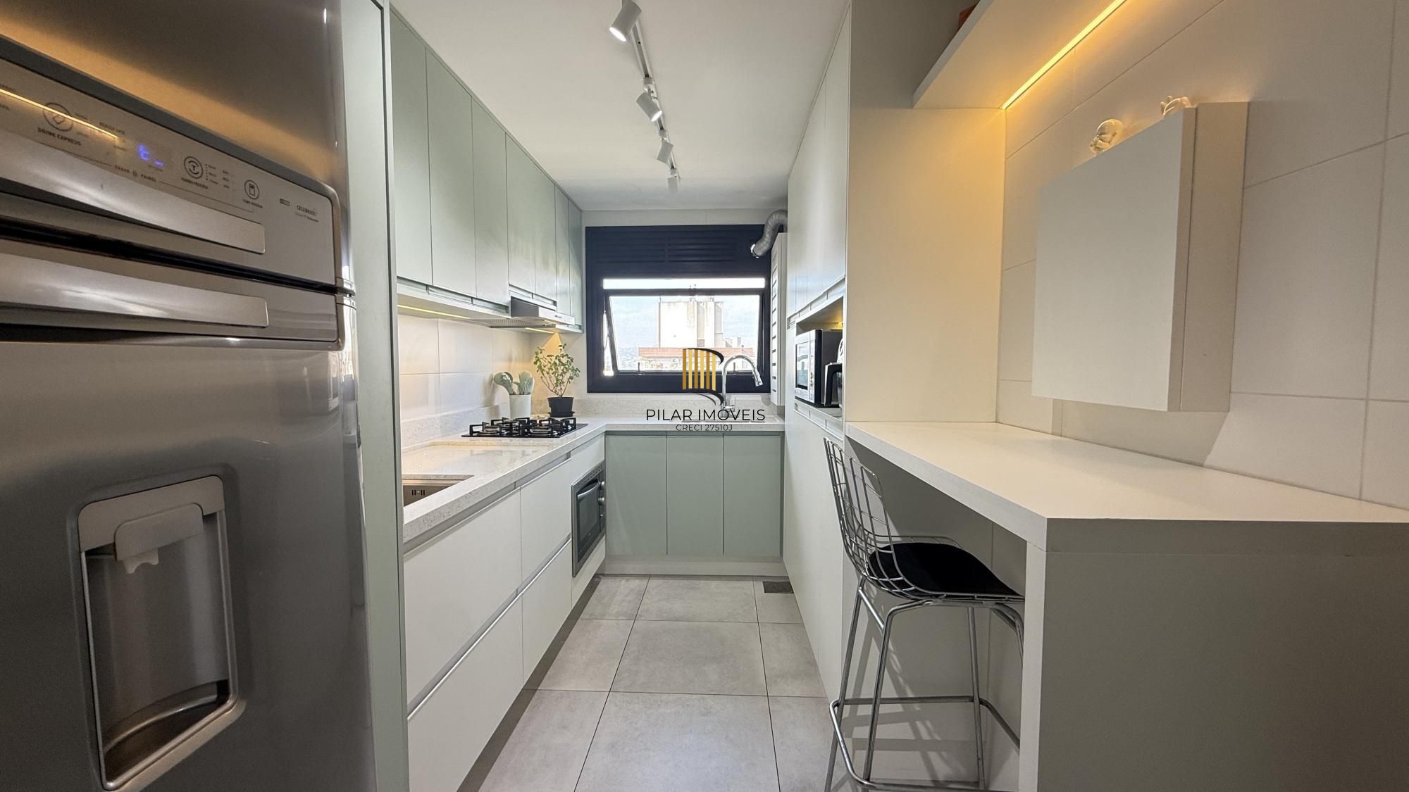 Apto 2 suítes mobiliado, vista Guaíba no Vértice Petrópolis