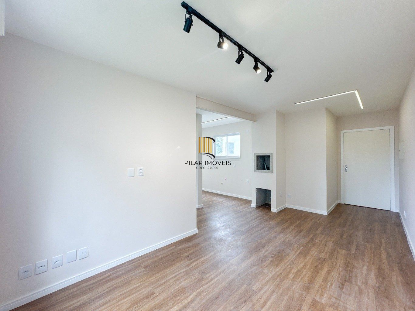 Apartamento de 1 dormitório, 1 vaga, totalmente reformado.