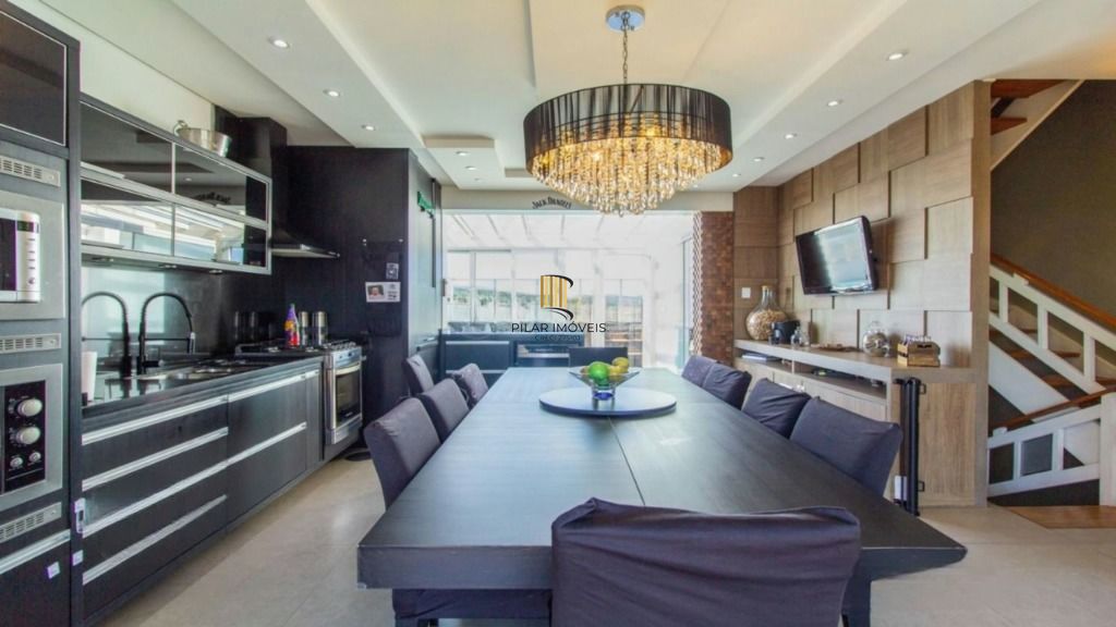 Cobertura mobiliada com piscina e vista 360° no Jardim Planalto – POA